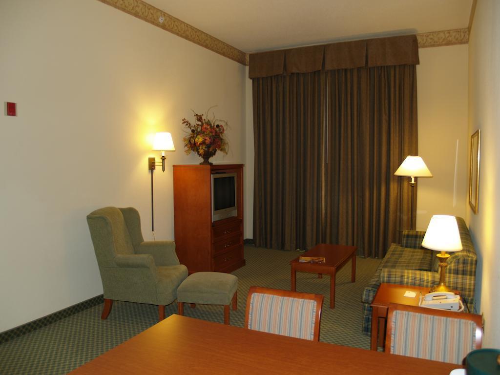 Country Inn & Suites By Radisson, St Charles Historic District Saint Charles Екстер'єр фото