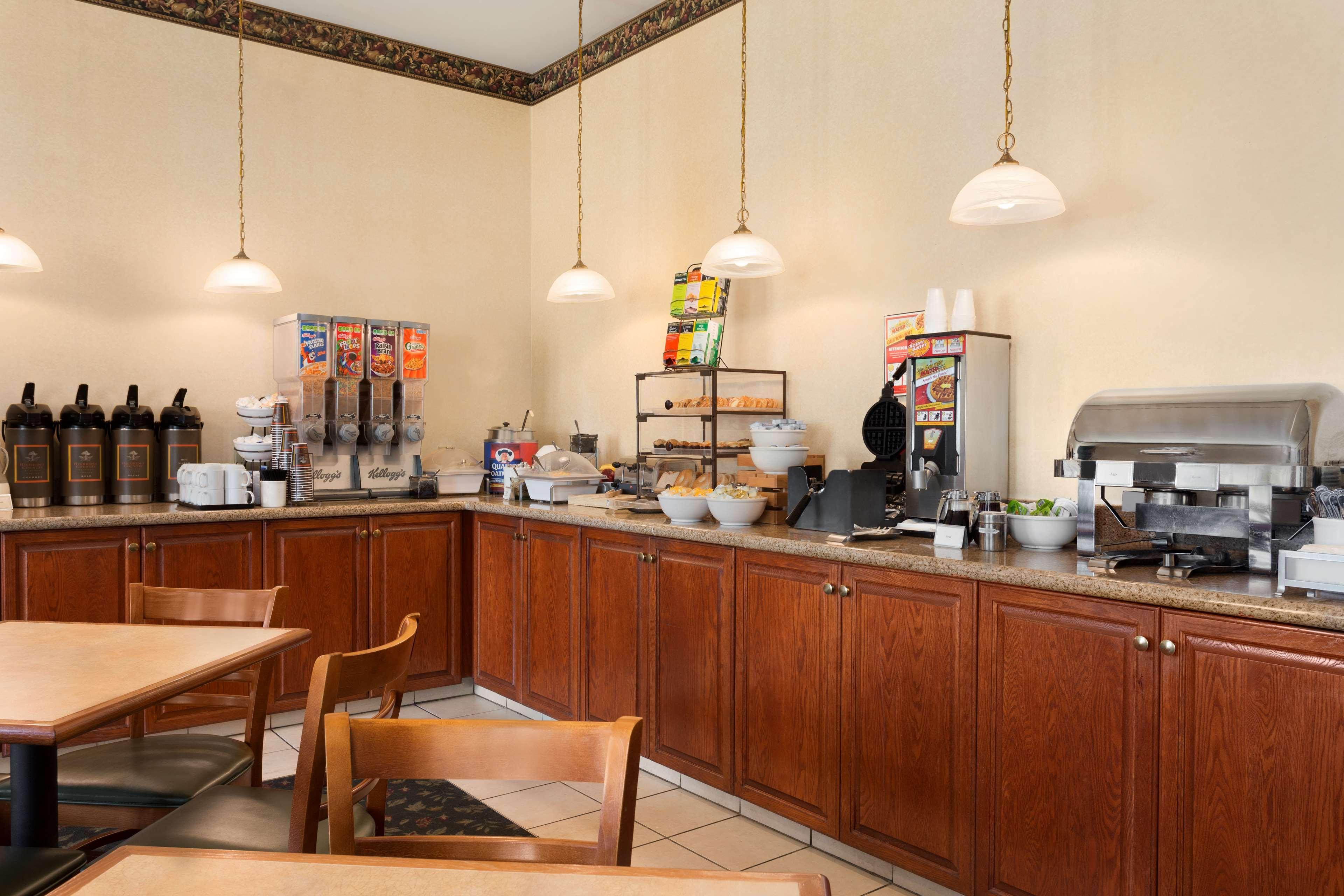 Country Inn & Suites By Radisson, St Charles Historic District Saint Charles Екстер'єр фото