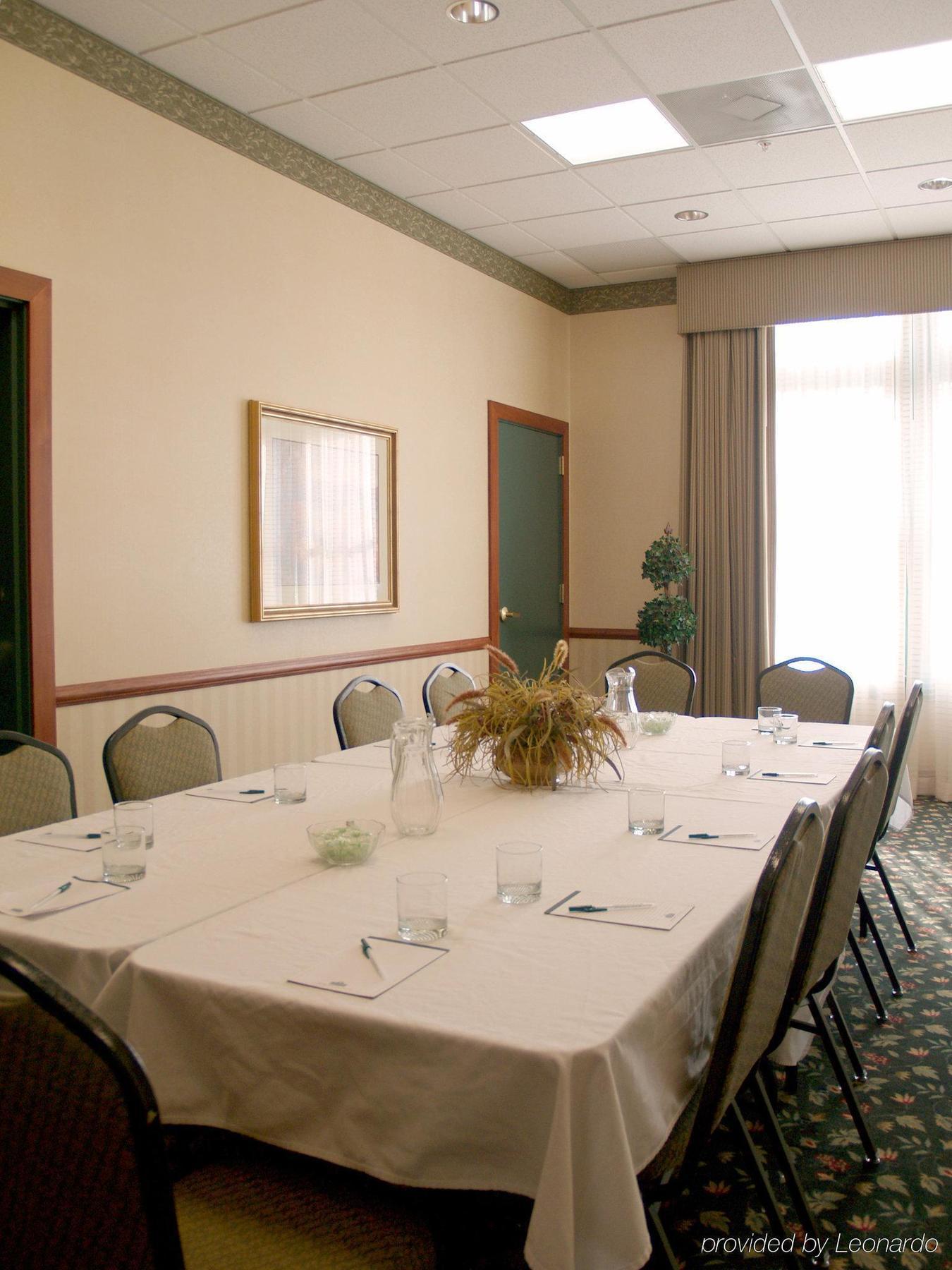 Country Inn & Suites By Radisson, St Charles Historic District Saint Charles Бізнес фото
